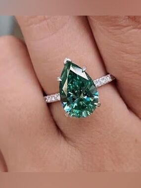Stunning Neiman Marcus Sterling Silver Emerald Sapphire Ring size 6